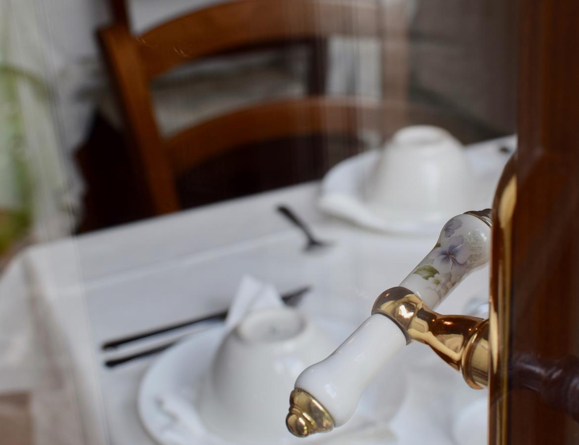 Residenza Le Logge Bed & Breakfast Gubbio Bagian luar foto